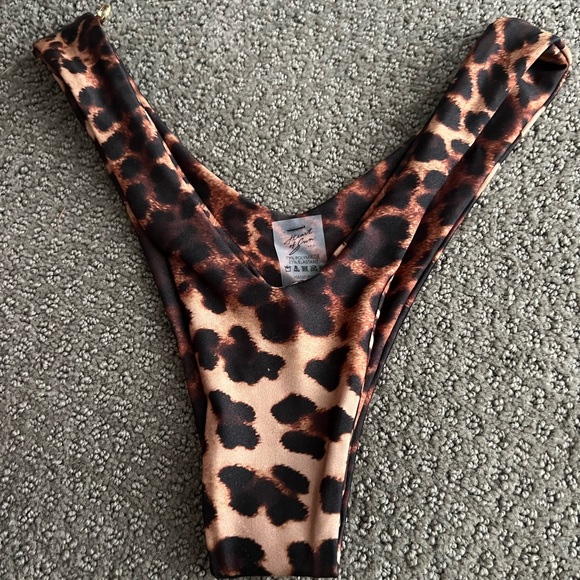 Heart of Sun Leopard Bikini - NEW - Picture 2 of 4
